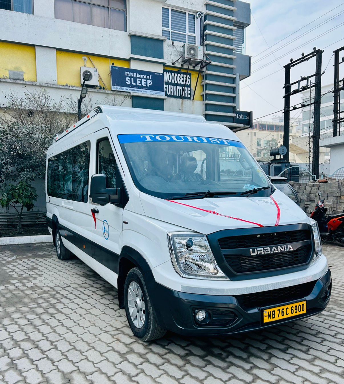 16 Seater Force Urbania